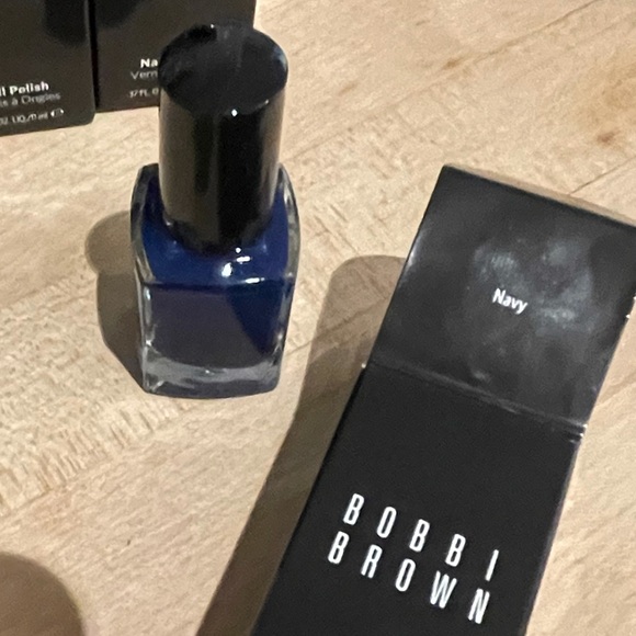 NWB Bobbi Brown Nail Polish .37 fl. Oz. Navy A-13 - Picture 7 of 7